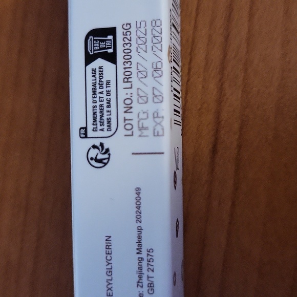 Freckle Pen by Fke.  Warm Brown New In Box. You Get 2! - Picture 8 of 16